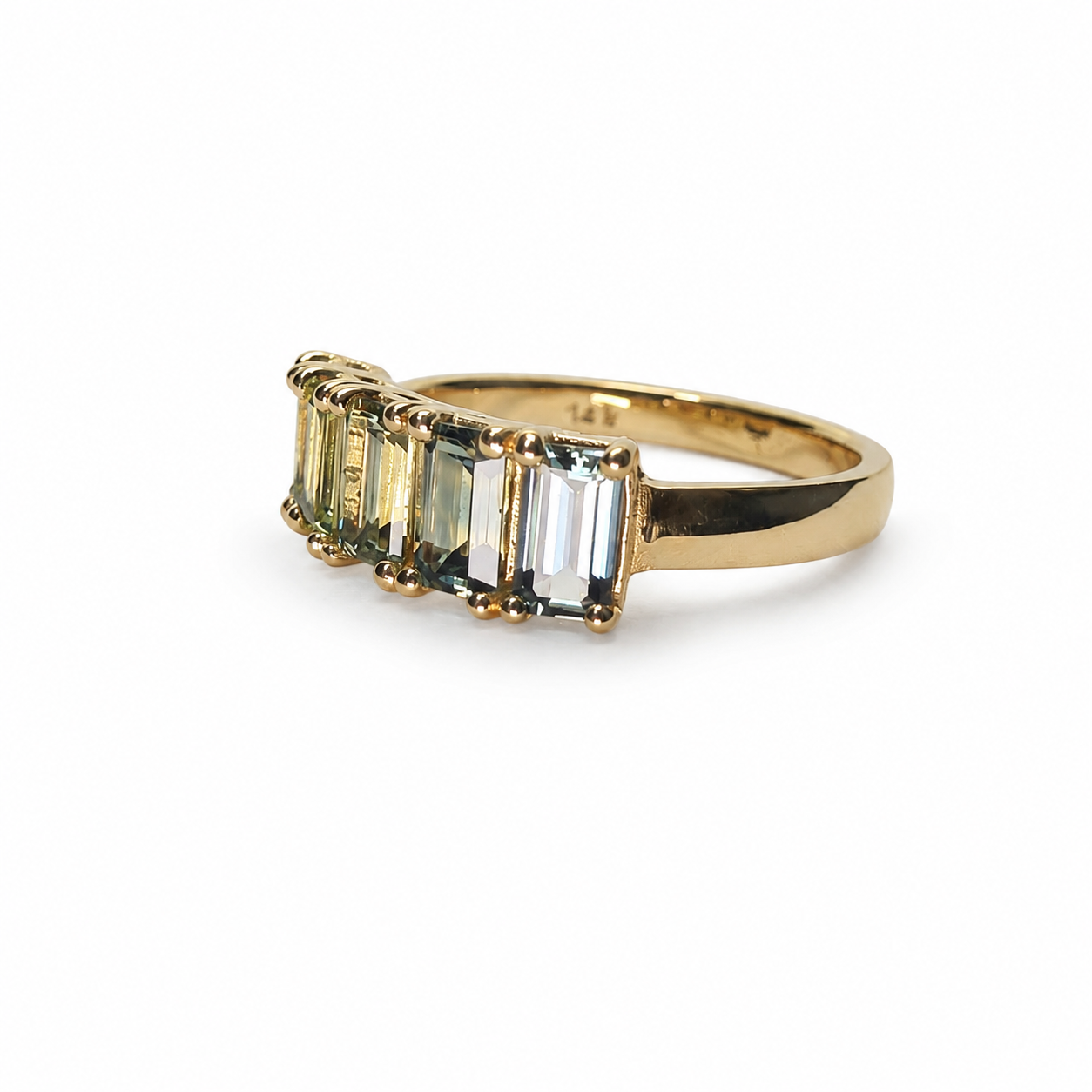 Custom-Cut Gradient Sapphire Ring | Carbon & Gold